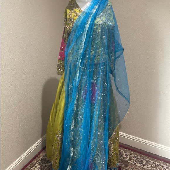 COPY - Pakistani wedding dress - Picture 7 of 9